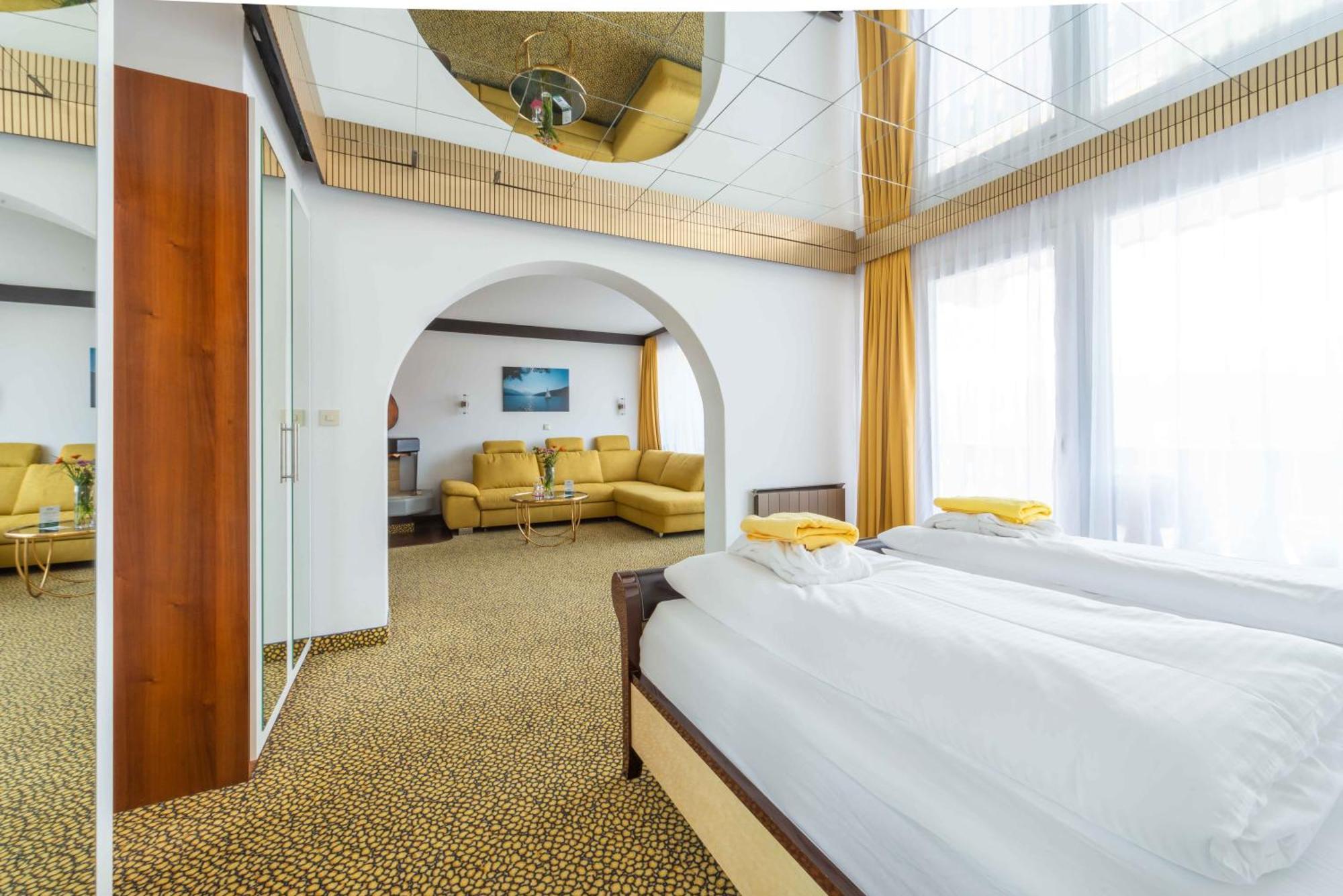 Hotel Bellevue Seeboden Quarto foto